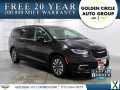 Photo Used 2022 Chrysler Pacifica Touring-L