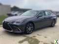 Photo Used 2022 Lexus ES 350 w/ Premium Package