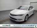 Photo Used 2015 Chrysler 200 Limited w/ Convenience Group