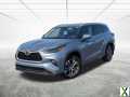 Photo Certified 2023 Toyota Highlander L