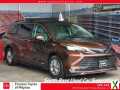 Photo Used 2021 Toyota Sienna XLE