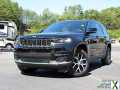 Photo Used 2024 Jeep Grand Cherokee L Limited w/ Luxury Tech Group II