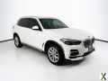 Photo Used 2022 BMW X5 xDrive40i w/ Premium Package