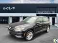 Photo Used 2017 Volkswagen Tiguan Limited w/ Premium Package