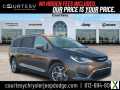 Photo Certified 2017 Chrysler Pacifica Limited w/ UConnect Theater Package