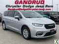 Photo Used 2023 Chrysler Pacifica Touring-L