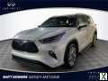 Photo Used 2022 Toyota Highlander Limited