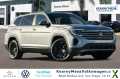 Photo Used 2024 Volkswagen Atlas SE w/ Black Wheel Package