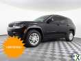 Photo Used 2023 Jeep Grand Cherokee Laredo w/ Luxury Tech Group I