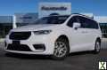 Photo Used 2022 Chrysler Pacifica Touring-L
