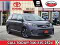 Photo Used 2019 Toyota Sienna Limited Premium