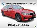 Photo Used 2022 BMW 330i xDrive Sedan w/ Premium Package 2