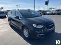 Photo Used 2022 Chrysler Pacifica Touring-L