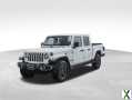 Photo Used 2022 Jeep Gladiator Overland w/ Popular Equipment Package