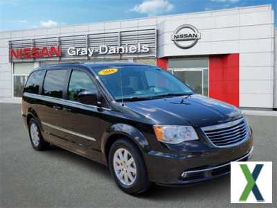 Photo Used 2016 Chrysler Town & Country Touring