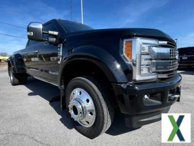 Photo Used 2018 Ford F450 4x4 Crew Cab Super Duty