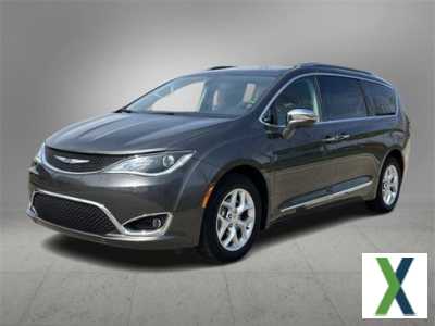 Photo Used 2020 Chrysler Pacifica Limited