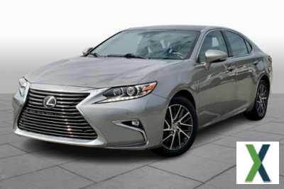 Photo Used 2017 Lexus ES 350