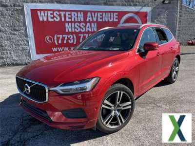 Photo Used 2018 Volvo XC60 T6 Momentum w/ Vision Package