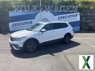 Photo Used 2022 Volkswagen Tiguan SE
