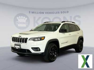 Photo Used 2022 Jeep Cherokee Latitude w/ Sun & Sound Group