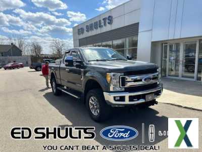 Photo Used 2017 Ford F350 XLT w/ XLT Premium Package