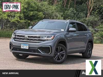 Photo Used 2021 Volkswagen Atlas SE w/ Panoramic Sunroof Package