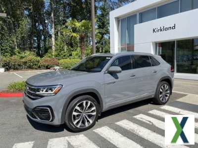 Photo Used 2022 Volkswagen Atlas Cross Sport SEL Premium R-Line