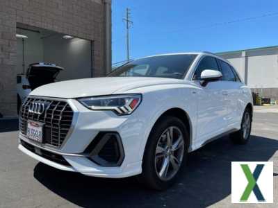 Photo Used 2019 Audi Q3 2.0T Premium Plus w/ Premium Plus Package