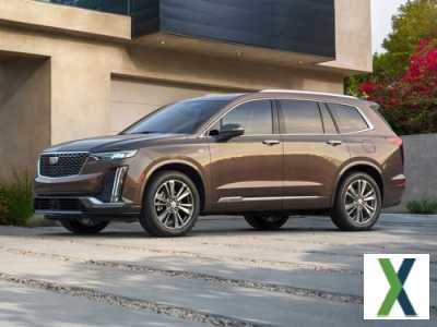 Photo Used 2021 Cadillac XT6 Premium Luxury