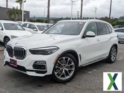 Photo Used 2021 BMW X5 xDrive45e w/ Parking Assistance Package