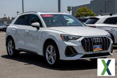 Photo Used 2021 Audi Q3 2.0T Premium w/ Convenience Package