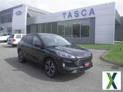 Photo Used 2022 Ford Escape SEL w/ Class II Trailer Tow Package