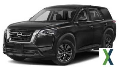 Photo Certified 2022 Nissan Pathfinder SL w/ Lighting Package (N92)