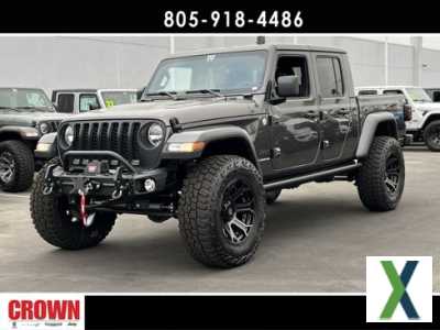 Photo New 2022 Jeep Gladiator Overland w/ Cold Weather Group