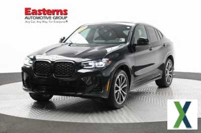 Photo Used 2023 BMW X4 xDrive30i w/ M Sport Package