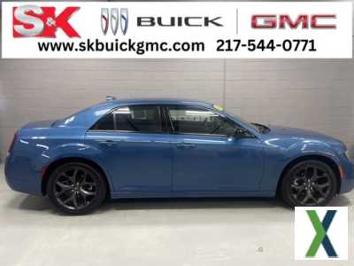 Photo Used 2022 Chrysler 300 Touring w/ Sport Appearance Package
