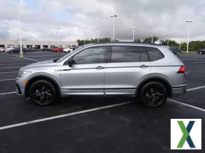Photo Used 2023 Volkswagen Tiguan SE R-Line