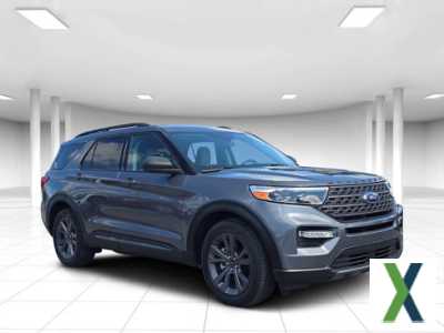 Photo Used 2021 Ford Explorer XLT w/ Equipment Group 202A