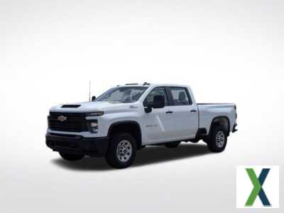 Photo Used 2024 Chevrolet Silverado 2500 W/T w/ Z71 Off-Road Package