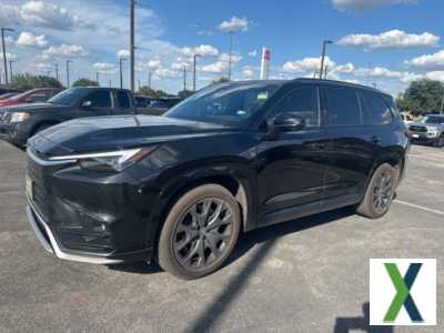 Photo Used 2024 Lexus TX 500h AWD