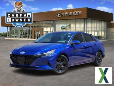 Photo Used 2022 Hyundai Elantra SEL w/ Convenience Package