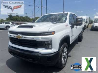 Photo Used 2024 Chevrolet Silverado 2500 Custom w/ Custom Value Package