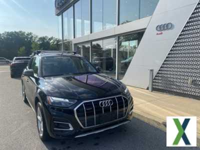 Photo Used 2021 Audi Q5 2.0T Premium Plus w/ Premium Plus Package