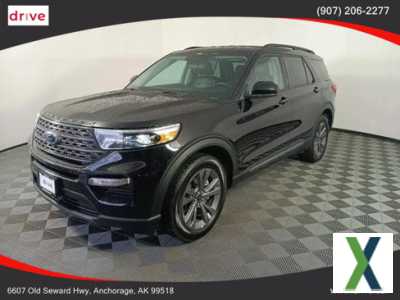 Photo Used 2022 Ford Explorer XLT w/ Equipment Group 202A