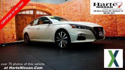 Photo Certified 2022 Nissan Altima 2.5 SR