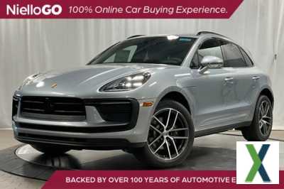 Photo Used 2023 Porsche Macan