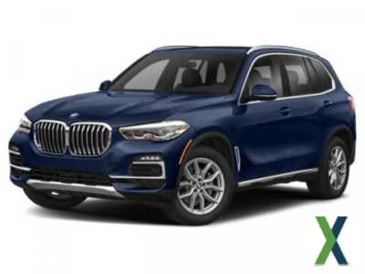 Photo Used 2022 BMW X5 sDrive40i w/ Premium Package