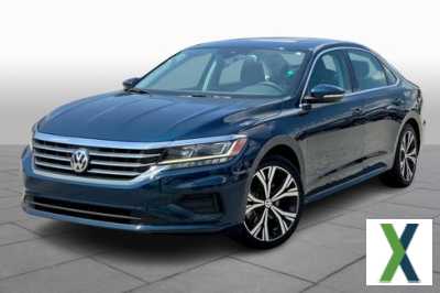 Photo Used 2022 Volkswagen Passat 2.0T SE