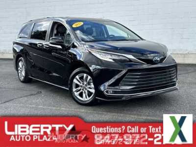 Photo Used 2023 Toyota Sienna Limited